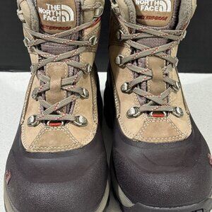 THE NORTH FACE WATERPROOF PRIMALOFT LACE UP WOMEN’S WINTER BOOTS - SIZE 7.5